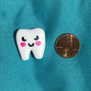 🚨 5/$10 Shoe Charms Croc Jibbitz - Happy Tooth - (or 10/$15)